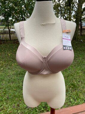 Playtex 44DD Shapewear Wire-Free Bra With Adjustable Comfort Straps & Lined Cups